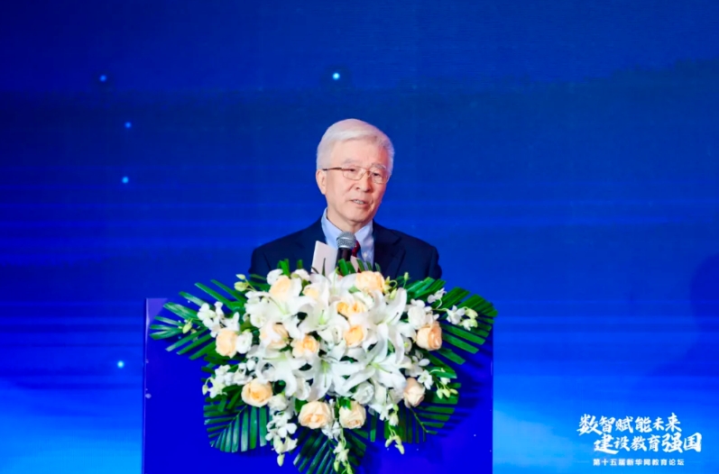 榮耀時刻｜熱烈祝賀首冠教育集團榮獲2024新華網(wǎng)教育論壇“職業(yè)教育企業(yè)及榜樣集團優(yōu)秀案例”兩項大獎！